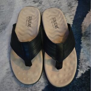 Black and Beige G.H Bass & Co Sujuns Sandals